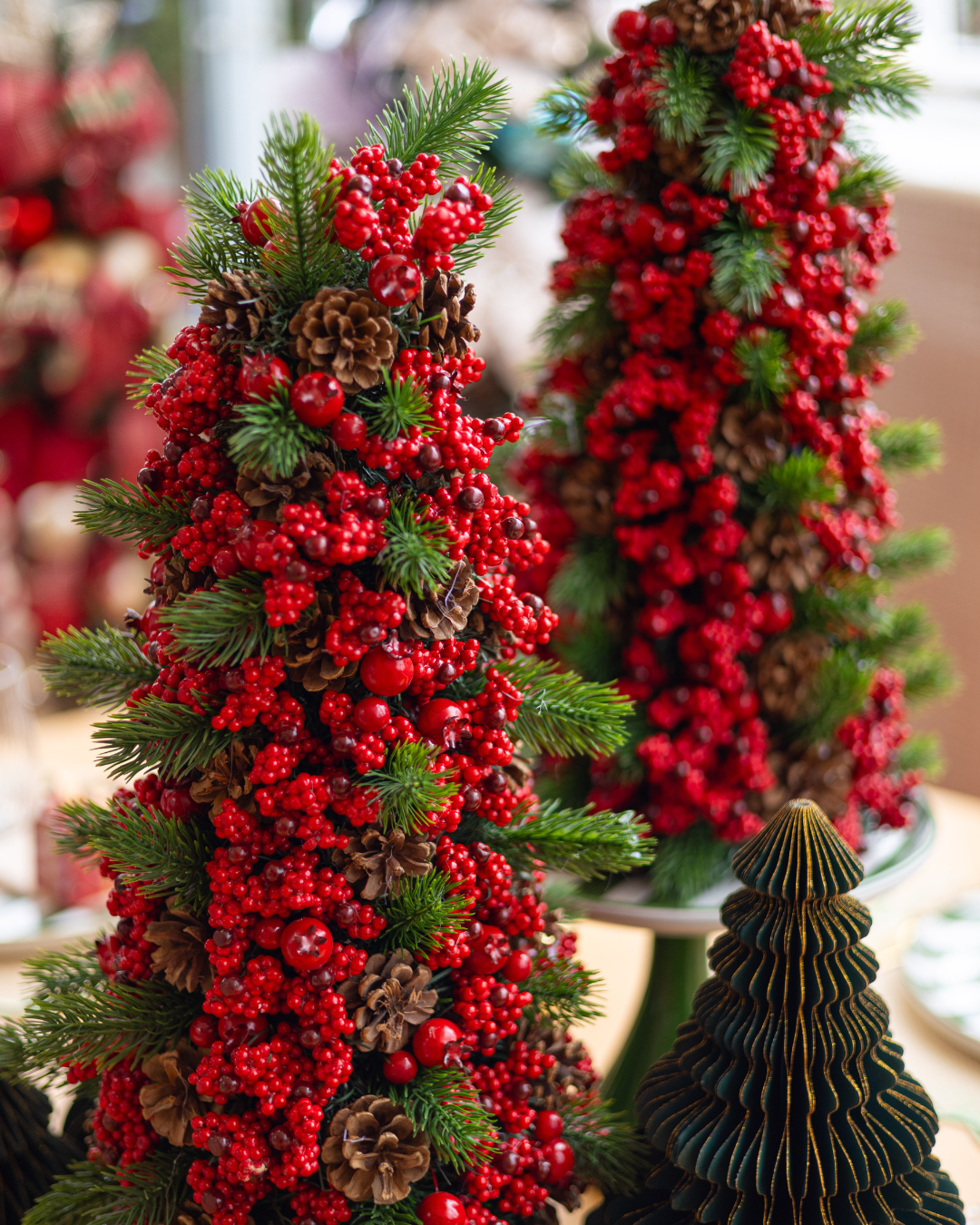 Arvore Natal Decorada Pinhas e Cerejas - 60cm