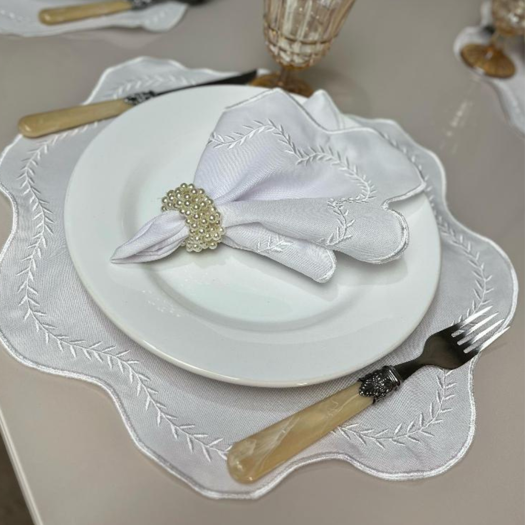 Kit Porcelana Natalina Tradicional – 6 Peças