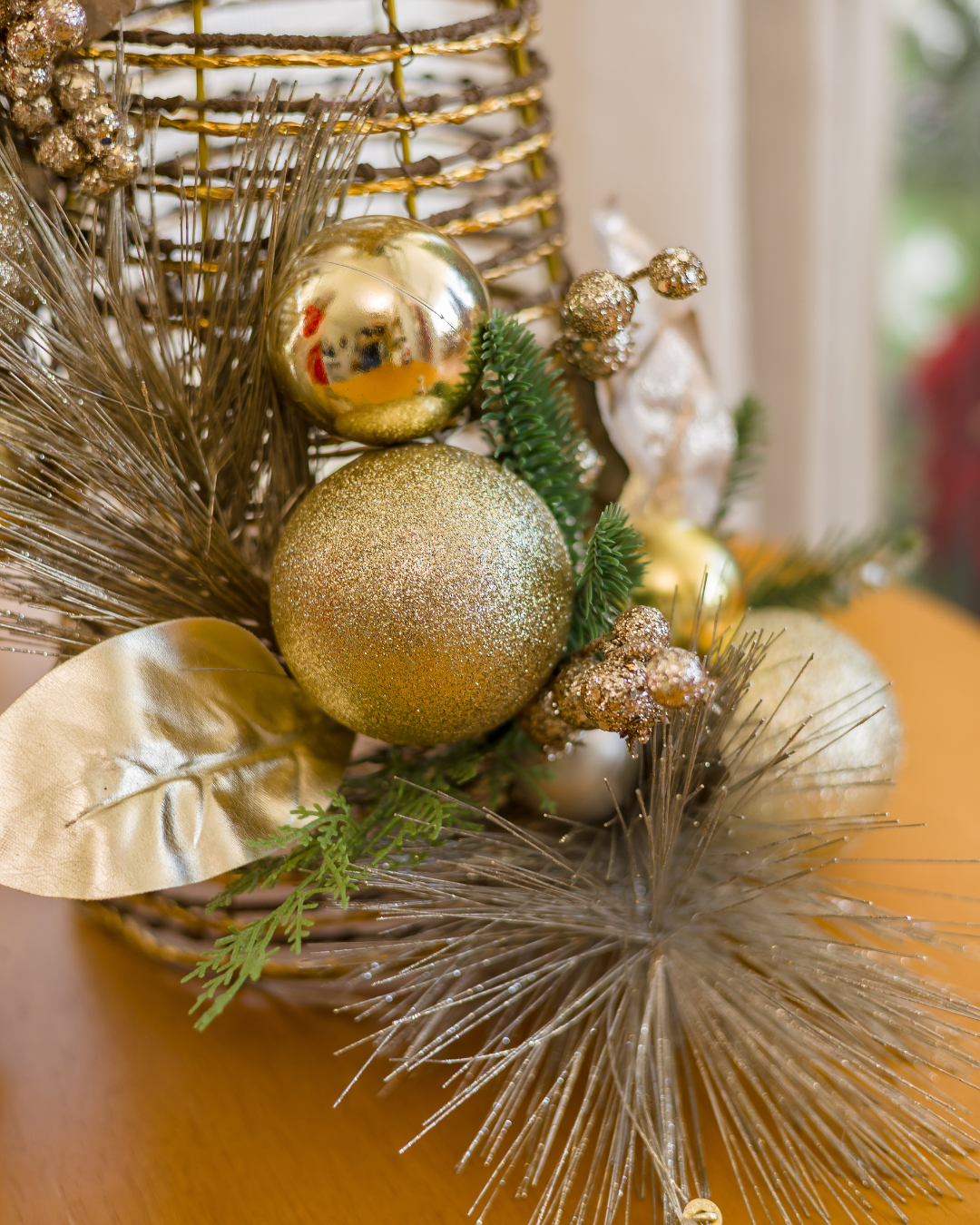 Árvore de Natal Cone Golden Glow c/ LED – 80cm