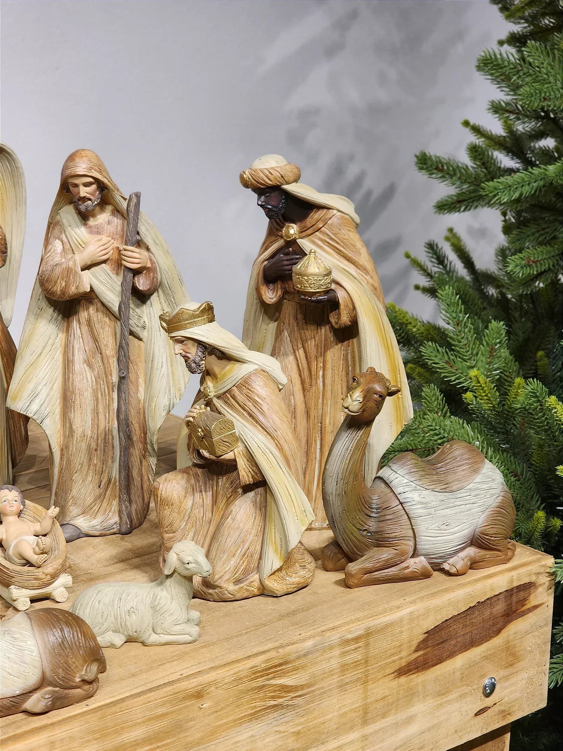 Presépio em Resina Marrom • 12 Peças • 30cm